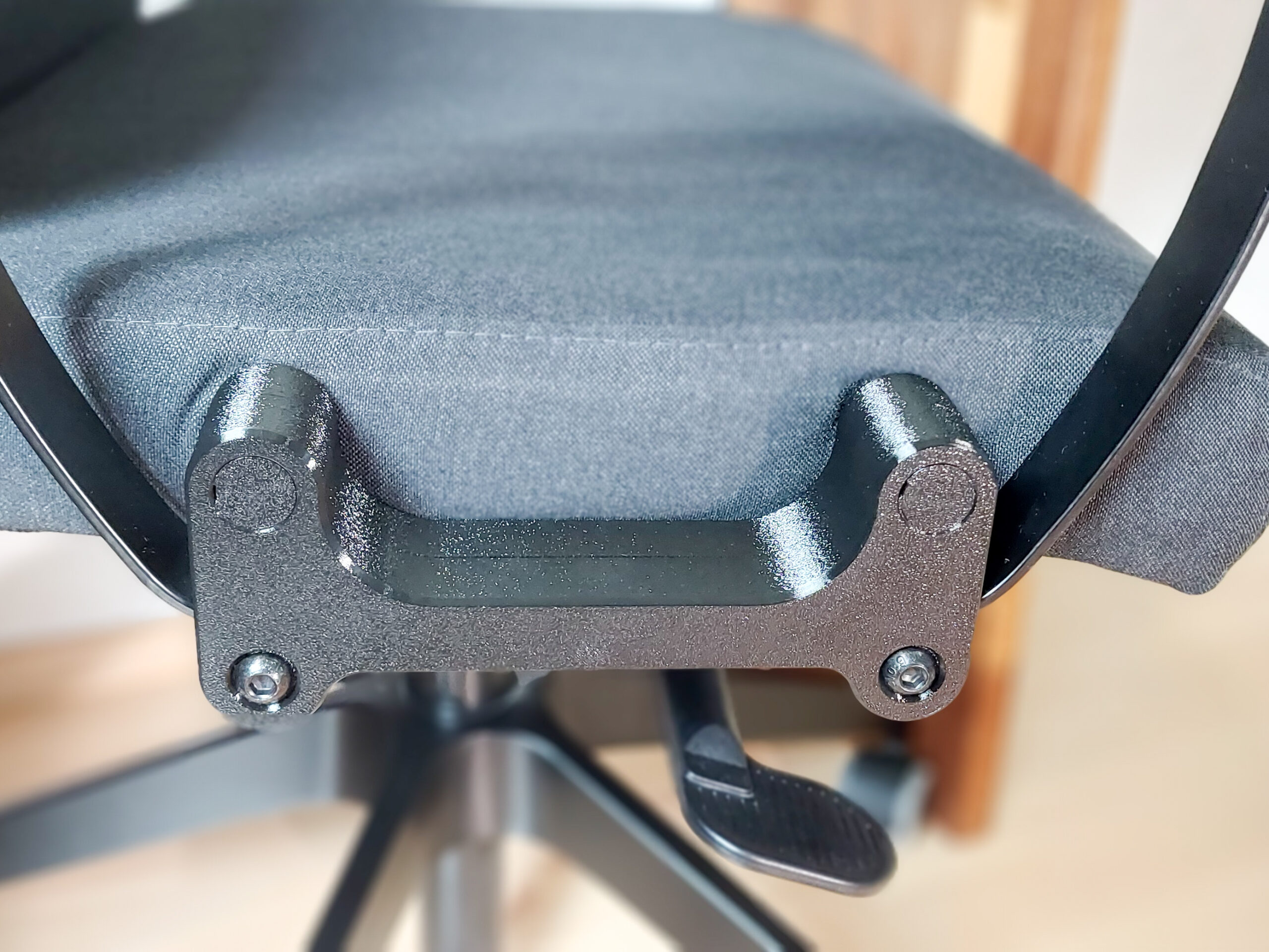 IKEA Markus Armlehnen Tieferlegung 45 mm - Halter Set (2x) inkl. Schrauben – Bild 3